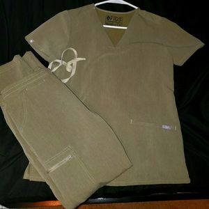 FIGS Heather Olive XS